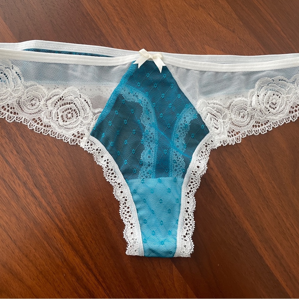 NWOT Floral Lace Thong
